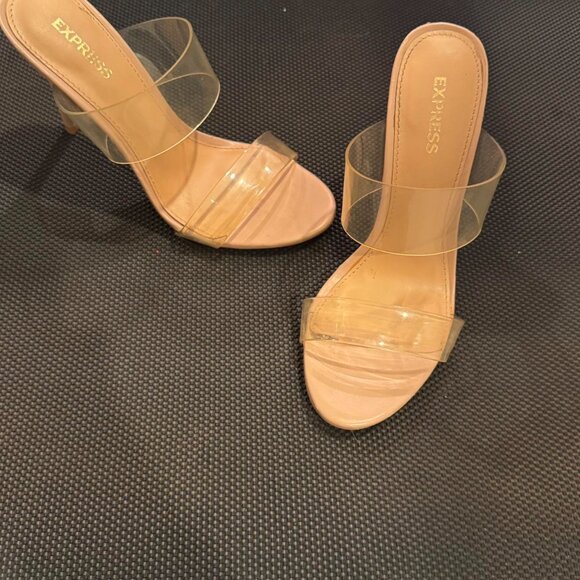 Express Women's Tan and Pink Courts - Picture 3 of 3